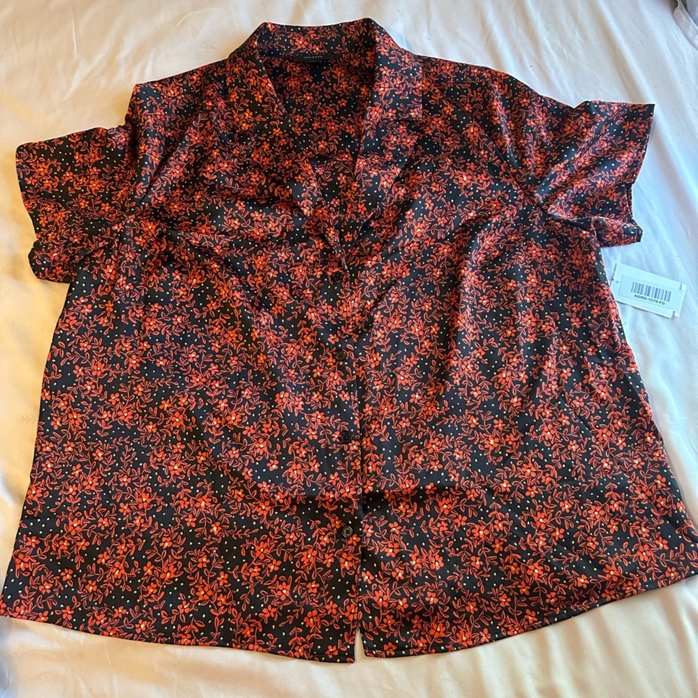 Halogen Black and Red Floral A-Line top, New, Size 1X - Picture 13 of 14